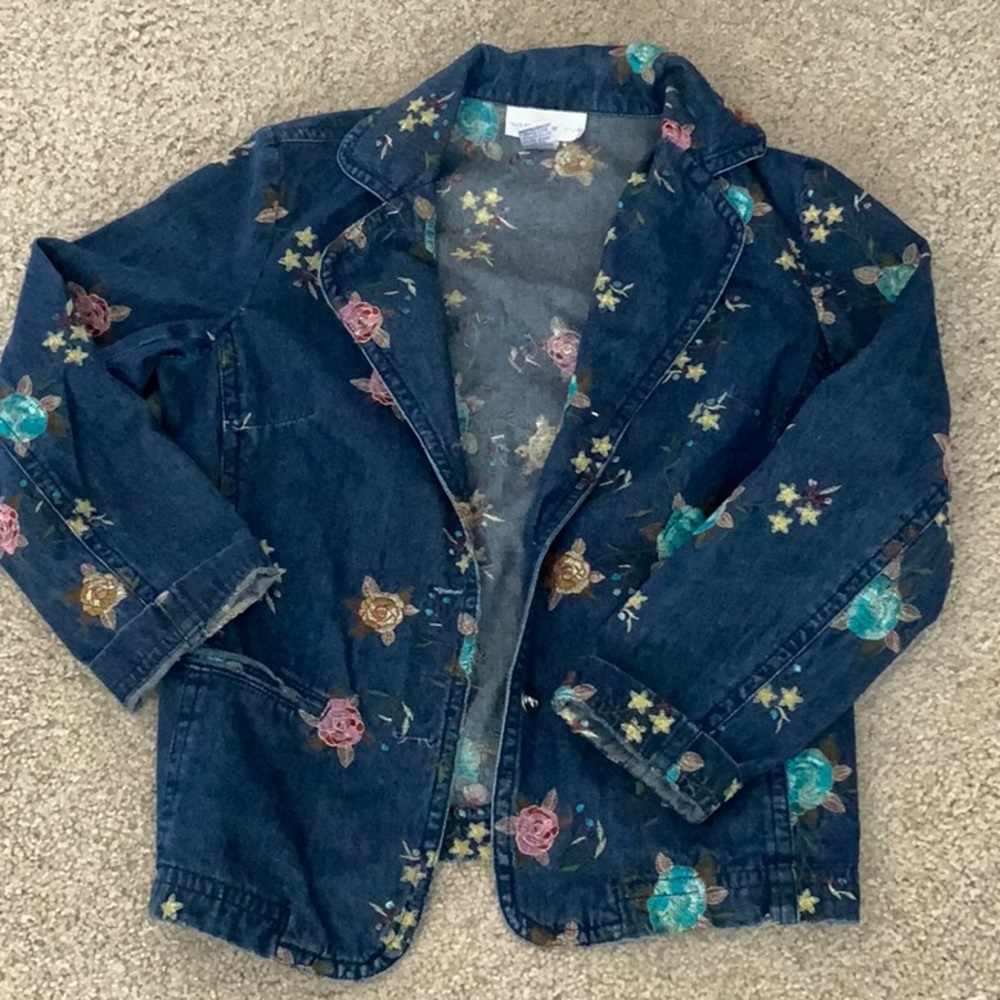 Jacket with floral embroidery